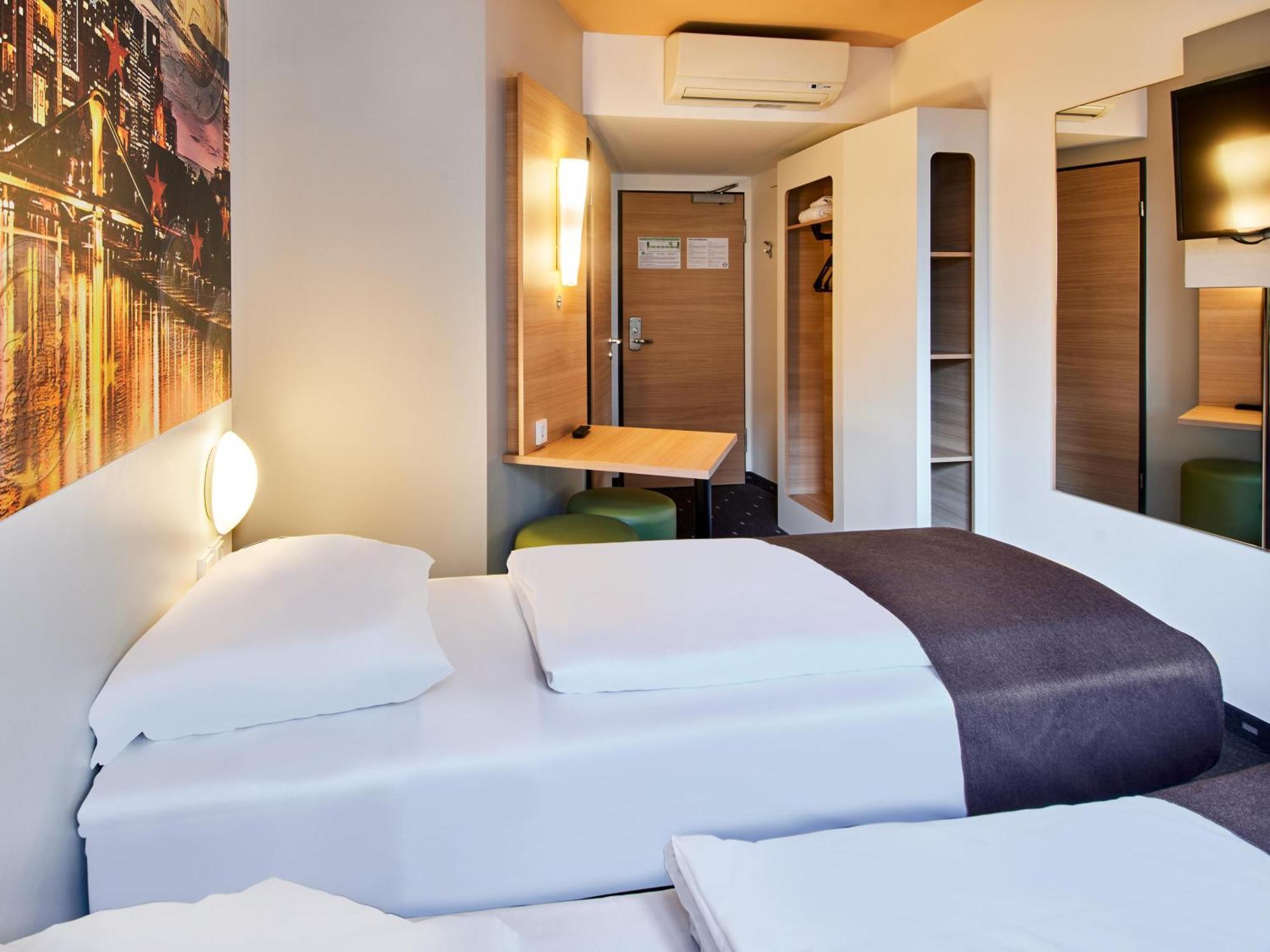 Frankfurt City-ost Hotel 3*